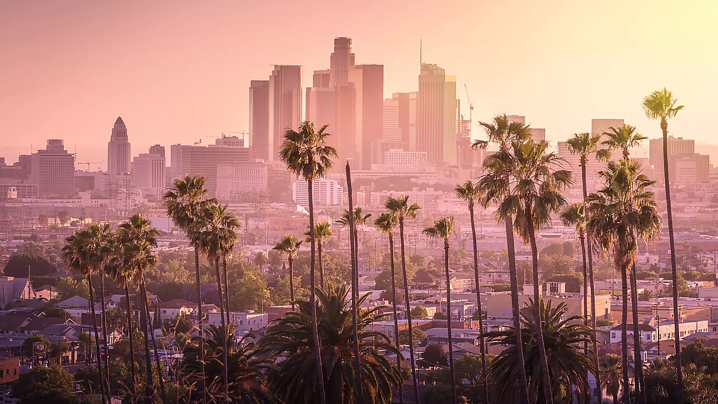 California vacation showcasing stunning beaches, scenic national parks, vibrant coastal towns, and year-round outdoor adventures