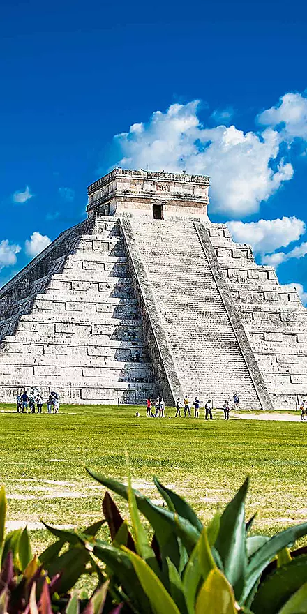 Western Caribbean cruise ship at tropical island port with crystal-clear waters, white sandy beaches, and vibrant cultural experiences
